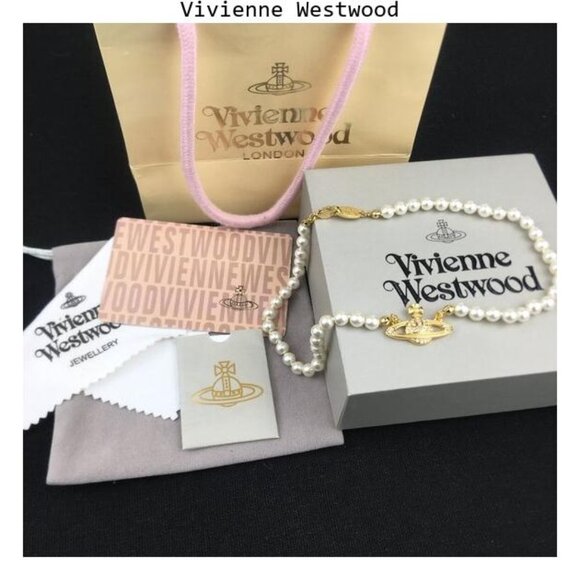 New Vivienne Westwood gold mini bas relief pendant necklace. - Picture 1 of 5